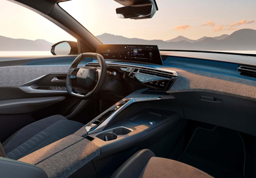 Первый автомобиль с «панорамной» кабиной Peugeot 3008 показали на официальных изображениях