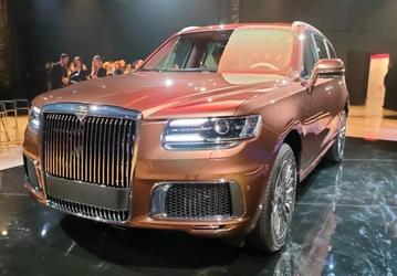 В Петербурге показали «отечественный Rolls-Royce Cullinan»: внедорожник Aurus Komendant — самый дорогой российский автомобиль