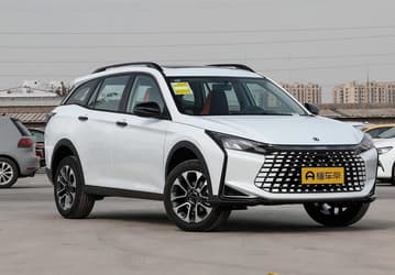 Берегись, Lada Vesta SW Cross. В России появился кросс-универсал Dongfeng Aeolus Yixuan GS за 2,15 млн рублей: больше и мощнее «Весты», а ещё двухпедальный