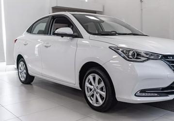 Главный конкурент Lada Vesta NG из Поднебесной. Стартовали продажи седана Changan Alsvin, за который просят 1,65 млн рублей
