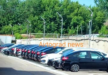 Это новые лифтбэки Lada Granta Drive Active. Сборка уже началась