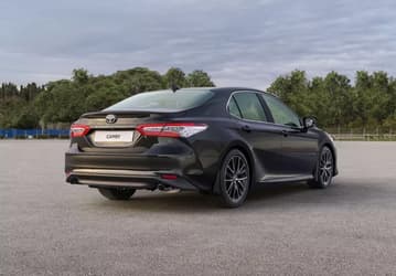 JAC J7 по-прежнему самый популярный седан в России. Toyota Camry, Corolla и Avalon — в топ-5