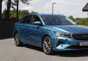 Это настоящий конкурент Lada Vesta? Тест-драйв нашумевшего «белорусского» Geely Emgrand за 19 500 долларов показал все плюсы и минусы авто