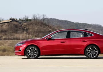 За Hyundai Sonata — в Казахстан. Популярный седан резко подешевел в соседней стране