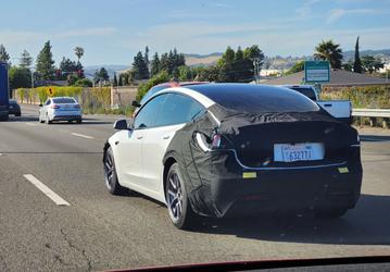 Это новая Tesla Model 3: её впервые заметили на дороге общего пользования