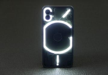 Nothing Phone (2) будет не только очень мощным, но и огромным. Компания раскрыла диагональ экрана