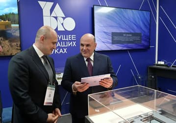 «Лиха беда начало», — Мишустин оценил российский планшет от Yadro
