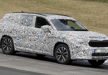 Новый Skoda Kodiaq засняли на гоночном треке. Возможно, тестируют гибридную версию