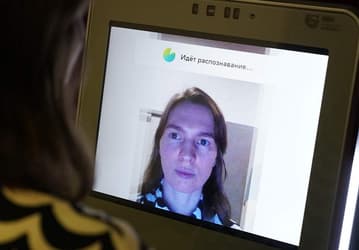 Сбер готовится запустить оплату покупок улыбкой