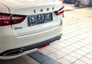 Дилеры отказываются от Lada Vesta NG с пожелтевшим бампером