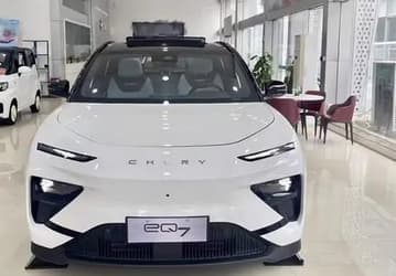 Новейший кроссовер Chery EQ7 добрался до дилеров в Китае. Этот габаритный аналог Hyundai Tucson может приехать в Россию