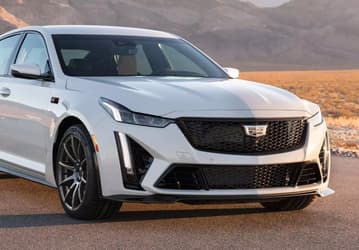 Представлен самый мощный бизнес-седан. Cadillac CT5-V Blackwing подвергли «экзорцизму», в итоге мощность компрессорного мотора объемом 6,2 л увеличилась до 1013 л.с.