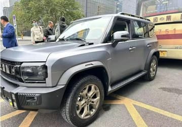 254 л.с., 8-ступенчатый «автомат», полный привод, в России – в 2024 году. В Китае засняли серийный внедорожник Jetour Traveller