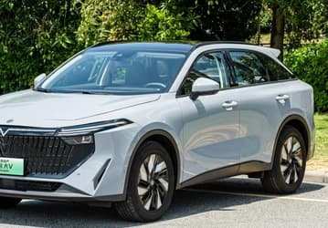 367-сильный «супергибридный» кроссовер от Nissan с запасом хода 1132 км, недорого. Venucia V Online DD-i Super Hybrid представлен в Китае