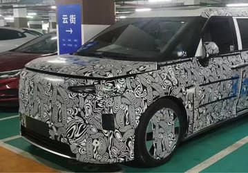 Первый минивэн Volvo засветился на шпионских фото