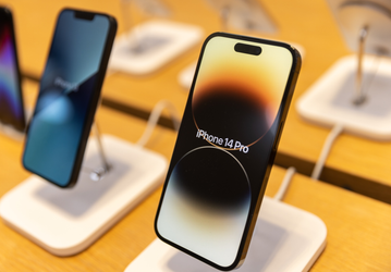 Apple уменьшит рамку iPhone 15 Pro до 1,5 мм. Рекордно узкая рамка появится и в iPad