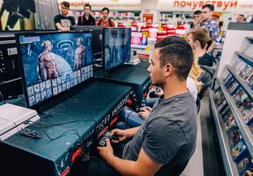 Самые популярные игры на дисках: в России раскупают консоли