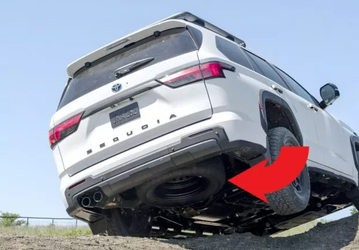 Огромные Toyota Tundra и Sequoia могут терять запасные колёса на ходу. Всё из-за утечки воды на заводе по производству цепей