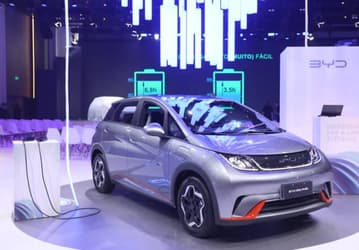 По две машины каждые пять минут. BYD Dolphin стал новым бестселлером несмотря на высокую цену в Бразилии