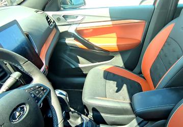 Самую дорогую версию Lada Vesta SW Cross показали изнутри