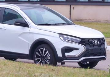 Такие Lada Vesta поступят в продажу к концу года. На АвтоВАЗе засняли Lada Vesta SW Cross Techno — это будет самая дорогая версия модели