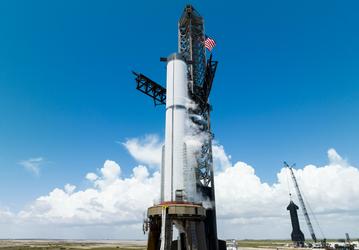SpaceX успешно испытала Super Heavy перед новым орбитальным запуском