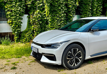 Громкий хлопок и падение мощности. Владельцы новых автомобилей Kia EV6 жалуются на одну и ту же проблему