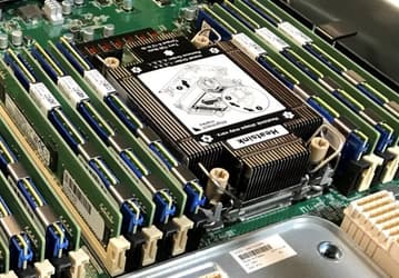 «Intel приложит коммерчески разумные усилия». Компания решила перенести окончание сроков поставок модулей Optane