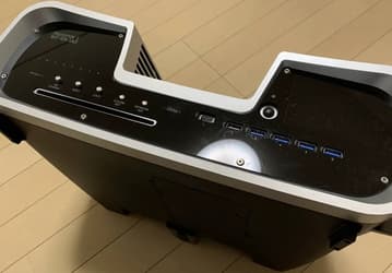 Такую PlayStation 5 просто так не купить. На продажу выставили два прототипа консолей для разработчиков