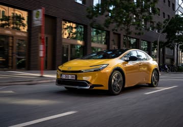 Новый Toyota Prius — мощный, динамичный и экономичный — вышел в Европе