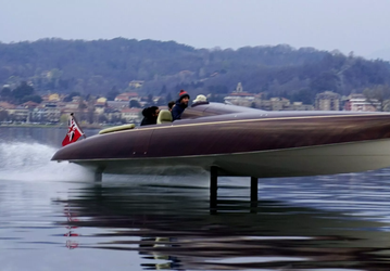 Представлена «летающая» электролодка SpiritBARTech35EF с рекордным запасом хода