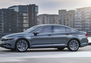 В Россию привезли топовый Volkswagen Passat 2023