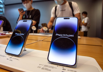 iPhone 15 Pro и 15 Pro Max столкнулись с производственными проблемами из-за решения Apple увеличить экраны. Смартфоны могут оказаться в дефиците