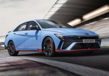 290 л.с. и 5,3 с до 100 км/ч — Hyundai тоже умеет в спорт. Представлены Hyundai Elantra N и Elantra N Line