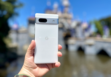 OLED, 90 Гц, топовая SoC Tensor G2, 64 Мп, IP67 и 4385 мА·ч. Стартовали продажи Google Pixel 7a в России