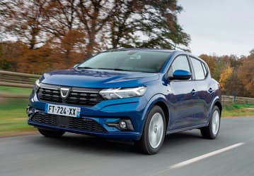 Dacia Sandero – европейский хит. Модель, которая когда-то производилась в России, уже второй месяц подряд является самой продаваемой в Европе