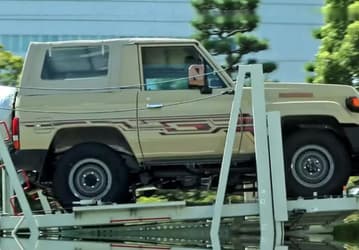 Модернизированный Toyota Land Cruiser 70 засняли в новой версии – с еще лучшей проходимостью и атмосферным четырехлитровым мотором