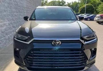 Новейший Toyota Grand Highlander 2024 уже можно заказать в России. У него 6 мест, топовое оснащение, полный привод и 362 л.с.