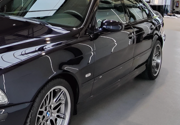 Продаётся «самый уникальный BMW M5» с мотором W10