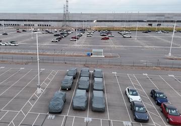 Товарные Tesla Cybertruck начали скапливаться на стоянке готовых машин на Gigafactory Texas