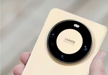 Двухцветный Huawei Mate 60 засветился на фотографиях прямо с завода