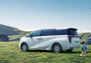 Новый конкурент Toyota Alphard и BYD Denza D9: представлен GAC Trumpchi E9 Champion Edition PHEV