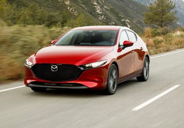 What Car назвал самые надёжные подержанные семейные автомобили. Рейтинг возглавила бензиновая Mazda 3