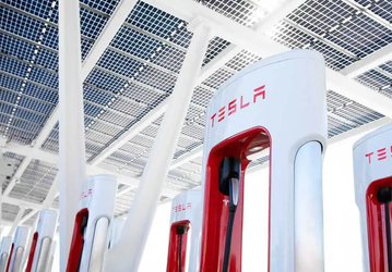 Tesla утверждала, что сеть Supercharger никогда не станет прибыльной, но, похоже, скоро она превратится в многомиллиардный бизнес