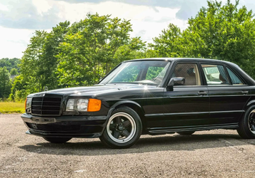 Уникальный 40-летний Mercedes-Benz 500 SEL от AMG хотят продать за 150 тысяч долларов