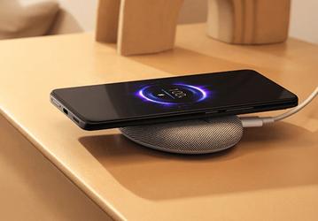 Xiaomi готова представить новый смартфон: Лу Вейбинг уже перешёл на него