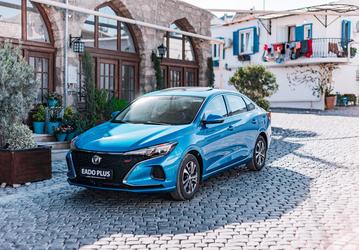 Самый доступный седан Changan подорожал, но совсем чуть-чуть и только в топовой комплектации. Сколько сейчас просят за Changan Alsvin DLX