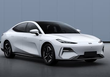 Новейший флагманский седан Geely Galaxy E8 порадовал характеристиками, но вряд ли порадует мотором
