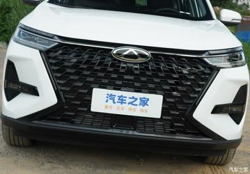 Так выглядит «чемпионский» Chery Tiggo 8 Pro. Полноприводной 254-сильный кроссовер засняли у дилера в Китае