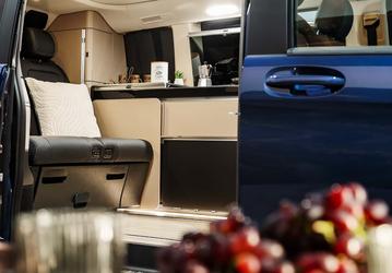 Это в прямом смысле Mercedes в мире кемперов. Представлен Mercedes-Benz V-Class Marco Polo